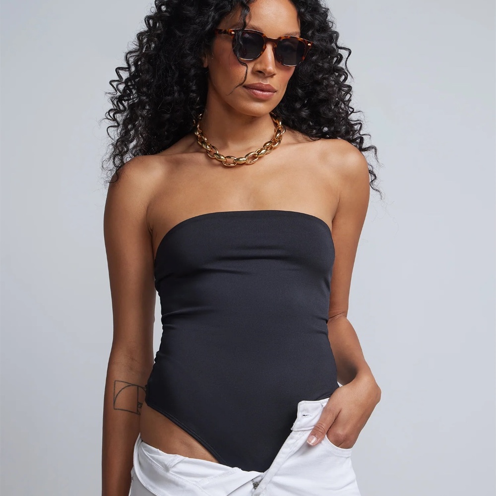 New York and Company Strapless Thing Bodysuit NWT Size L